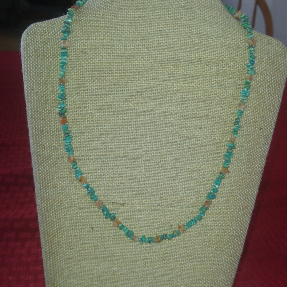 💲Sale! 3 For $10! Turquoise and quartz necklace